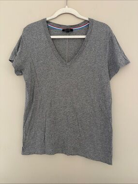 AYR Gray V-Neck Short Sleeve Tee XS